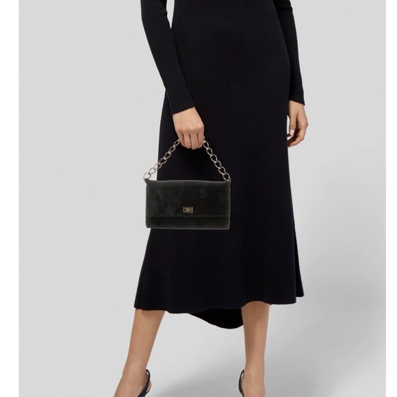 SOLD ⭐️ Stunning Velvet Chanel Handbag - Picture 2 of 9